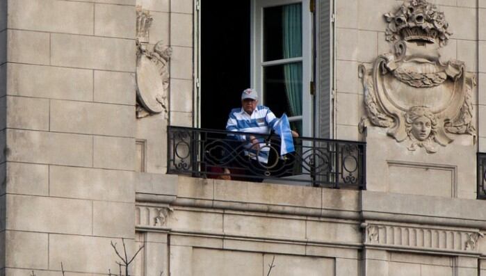 El Embajador Prado en el día de la independencia (Foto: Twitter)