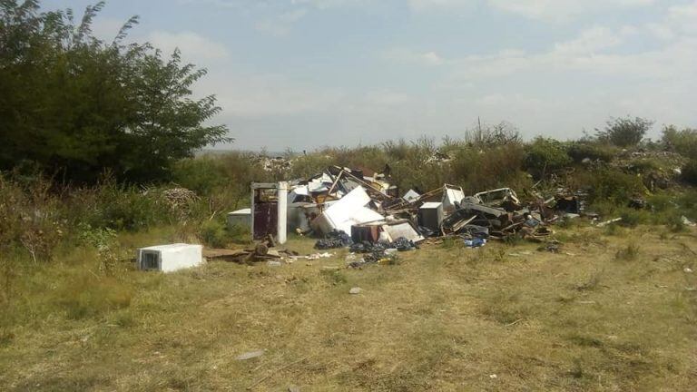 Desechos y recipientes recuperados de la vía pública. (Foto: Municipal).