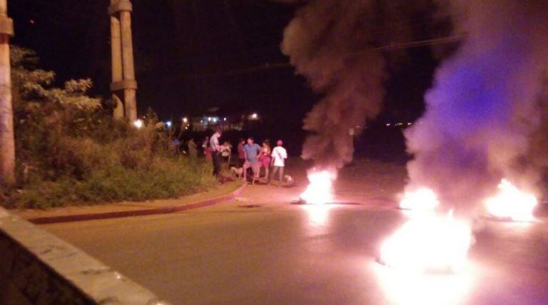 Manifestación en el barrio San Jorge. (Foto: Twitter)