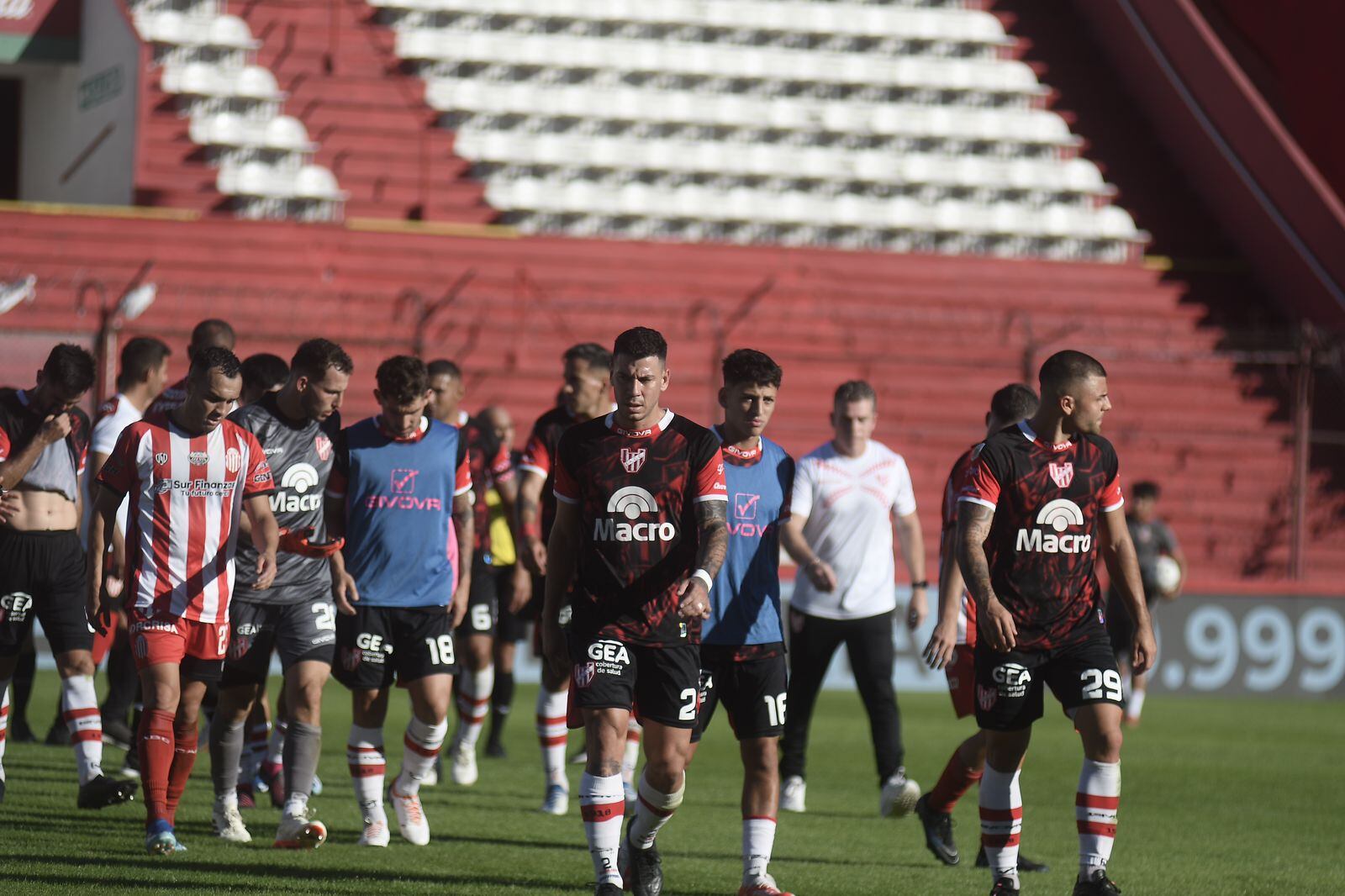 Instituto visitó a Barracas Central en la cancha de Huracán por la Copa de la Liga Profesional 2024. (Federico López Claro / La Voz)