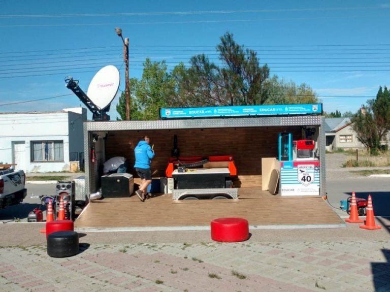 El programa se instaló en la plaza de Río Mayo.