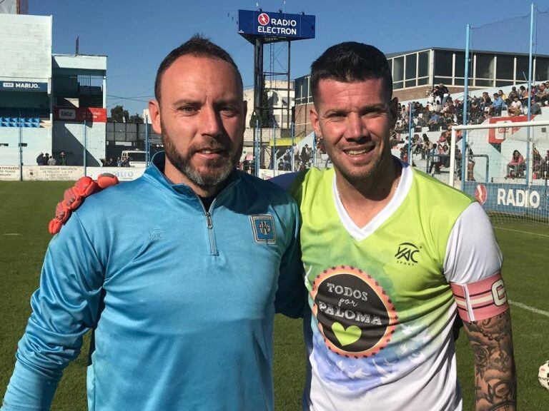 Jugadores y personalidades destacadas en el partido a beneficio de Paloma.