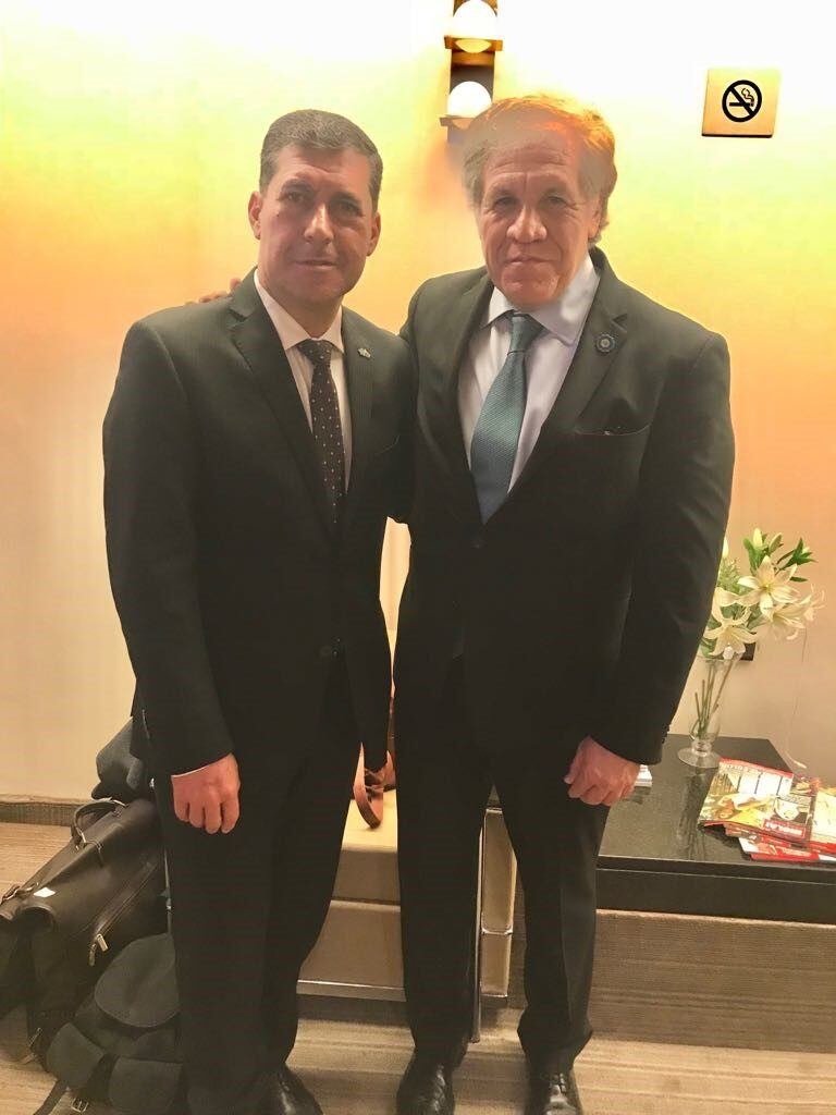 Sergio Casas, gobernador de La Rioja junto a ecretario general de la Organización de los Estados Americanos (OEA) Dr. Luis Almagro