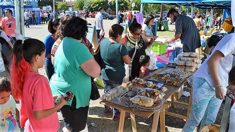 Los vecinos pudieron acceder a productos de consumo a muy bajo costo (Municipalidad de Santa Rosa)