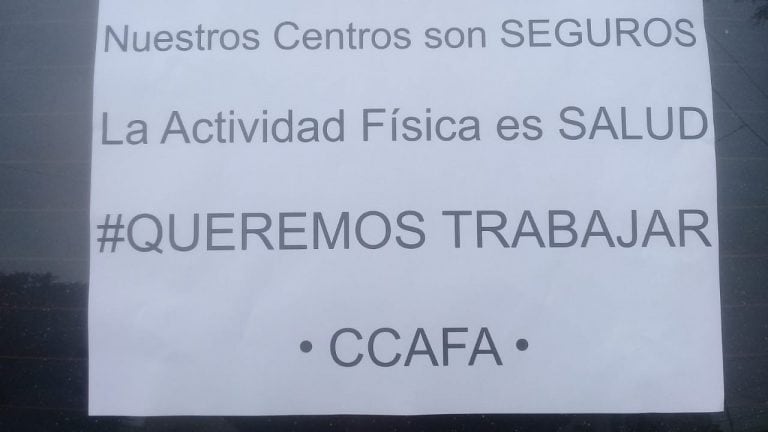 Los propietarios de gimnasios y profesores de educación física marcharon en Arroyito