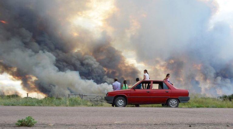 El fuego se ha acercado a Victorica y Telén (Infohuella)