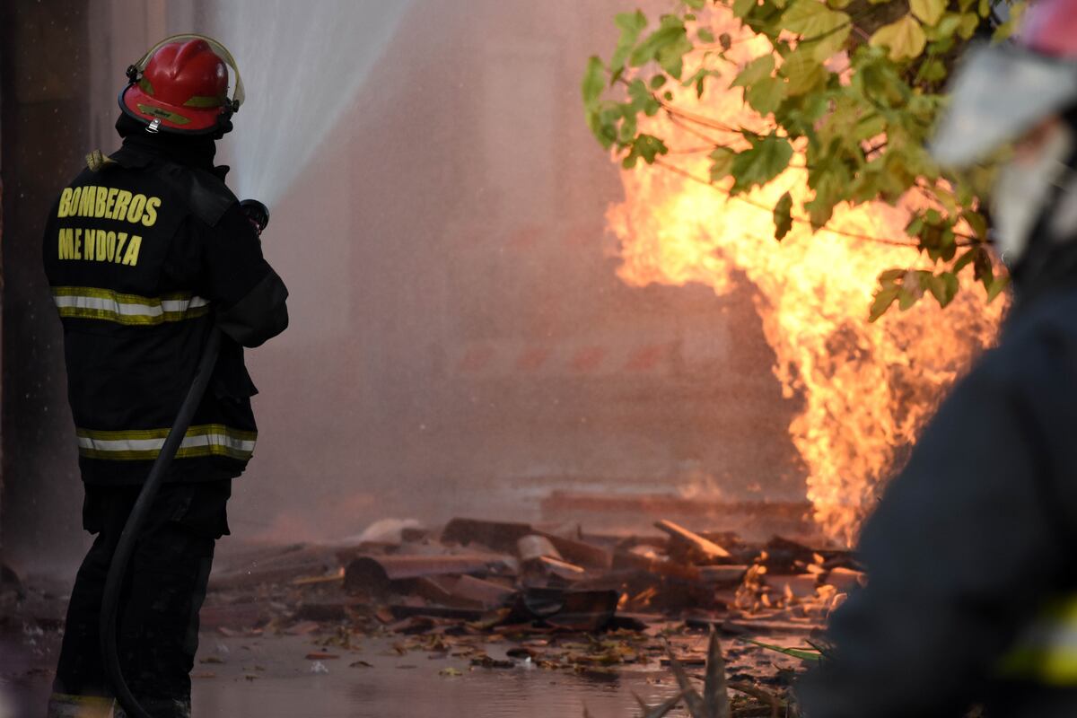 Una escuela de Maipú pide ayuda para una familia que perdió todo en un incendio
