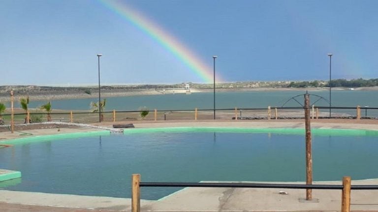 La playa El Carrizal contará con piletas, un sector de muelle para embarcaciones náuticas y un área de pesca.