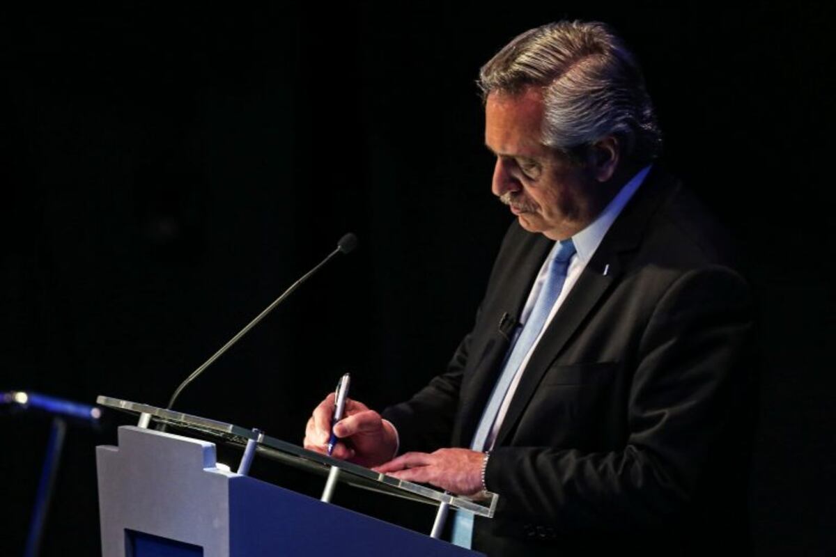 "Espero que ningún soldado termine en Venezuela", le pidió Alberto a Macri