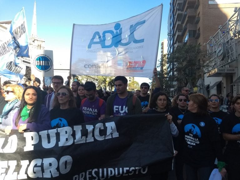 Las fotos de la marcha de la Universidad Nacional de Córdoba en defensa de la universidad pública.