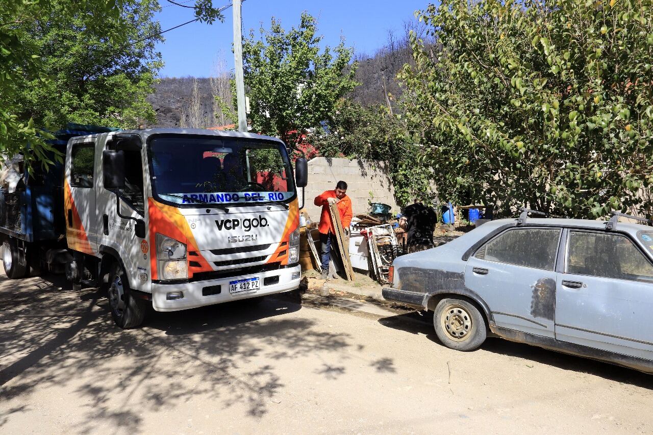 Tareas luego del incendio en Carlos Paz