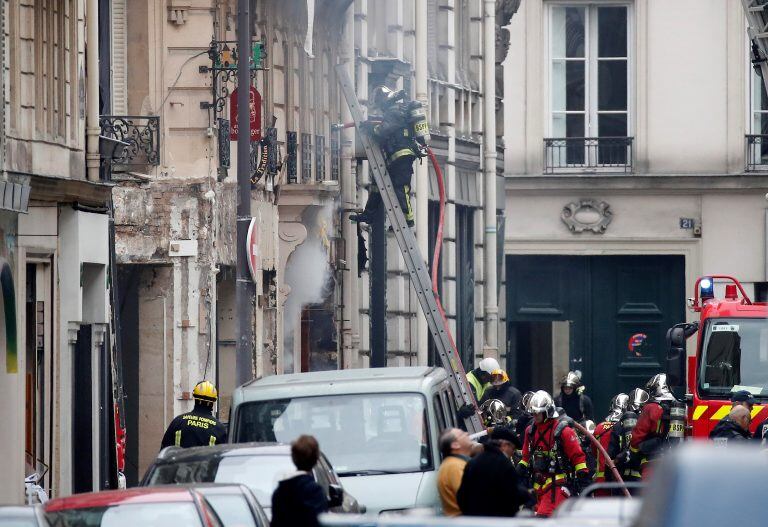 Por un escape de gas, explotó una panadería en el centro de París, Francia (EFE)