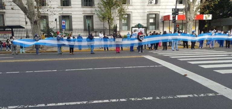 Trabajadores del Hospital Rivadavia hacen una "quita de tareas" en reclamo tras la muerte de un enfermero por Covid-19 (Twitter)