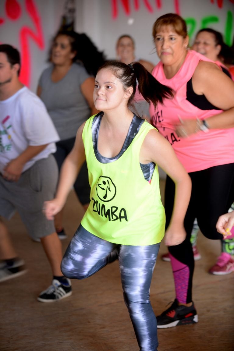 Luciana Peralta, primera instructora cordobesa con Síndrome de Down de Zumba.