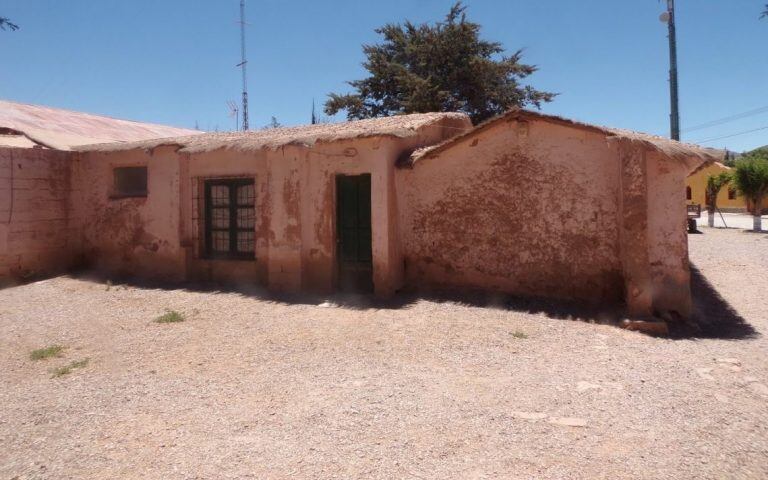 La Posta, edificada a fines del siglo XVIII a orillas del Río Grande, en 2005 fue declarada “Monumento Histórico Provincial”. Construida en dobe y cubiertas de madera y torta de barro tuvo diferentes remodelaciones a lo largo de su historia.