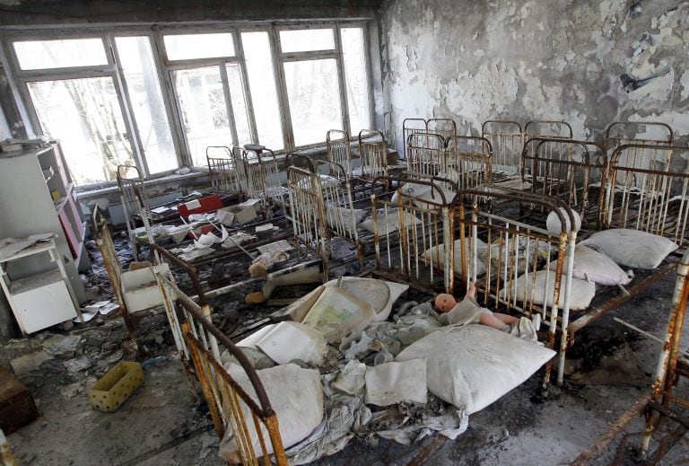 Vista de una antigua guardería en la abandonada localidad de Pripyat, cerca de la central nuclear de Chernóbil, Ucrania. Crédito: EFE/Sergey Dolzhenko.