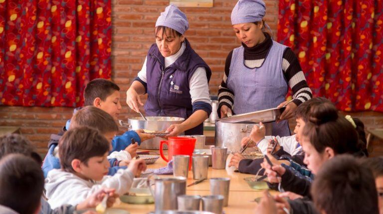 Durante las jornadas de paro los comedores escolares entregan una ración fría.