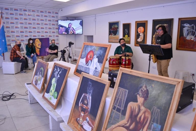 Artistas de expresiones múltiples se presentan en el CCNA.