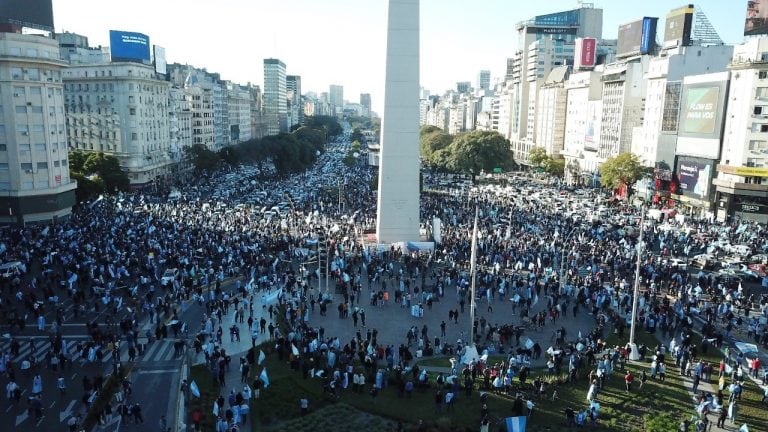 Marcha 17A: masiva concentración en el Obelisco (Foto: Clarín)