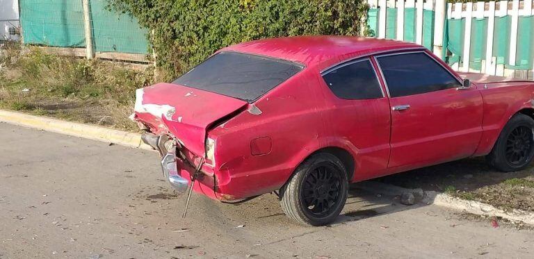 Taunus rojo que fue impactado (Foto: Bariloche2000).