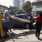 Entrega de cama ortopédica para Ademar, que su hermano Olimpio vino a retirar. Incluye un colchón antiescara.