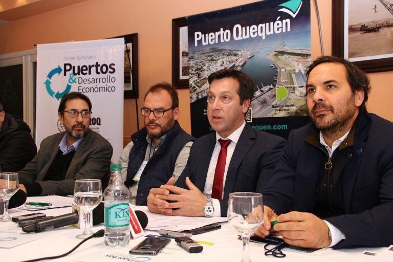 Presidente del Consorcio de Gestión de Puerto Quequén, Dr. Arturo Rojas, en apertura del Primer Seminario sober Puertos.