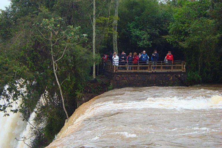 Puerto Iguazú atrae por las magníficas Cataras del Iguazú, pero se han sumado otros atractivos zonales ligados al turismo de aventura y de naturaleza. (CIMECO)