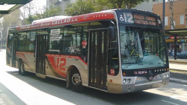 Varias líneas de colectivos del AMBA continuarán con sus frecuencias reducidas a la mitad.