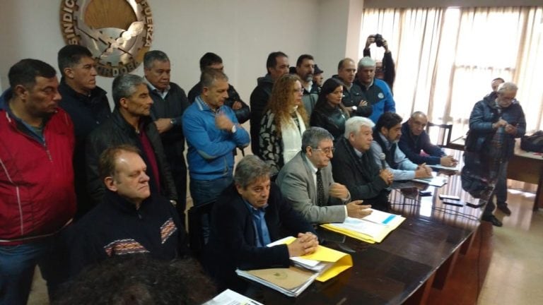 Presentación de Luz y Fuerza de denuncia penal contra los directivos de la Epec y marcha al centro.