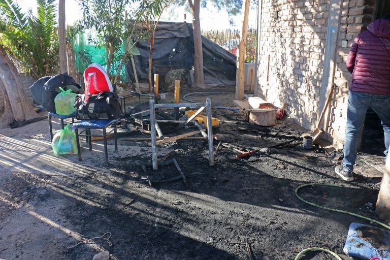 La casa se prendió fuego por completo.