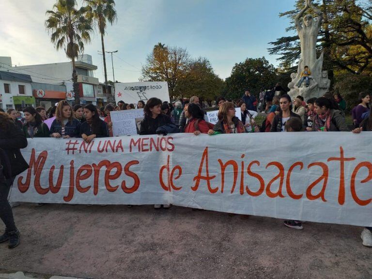 Marcha de Ni Una Menos en Alta Gracia.