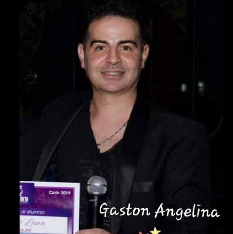 Gastón Angelina, organizador del concurso de canto junto a Javier de los Santos