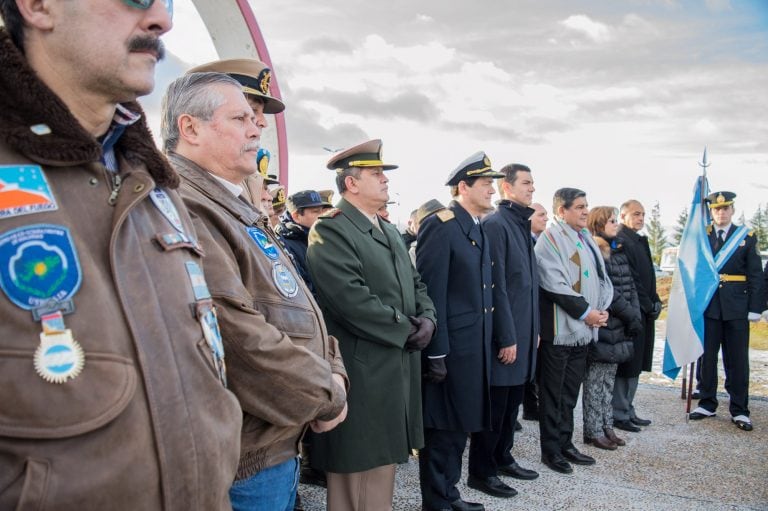 Homenaje en Plaza de Gendarmería Nacional al héroe salteño Martín Miguel de Güemes.