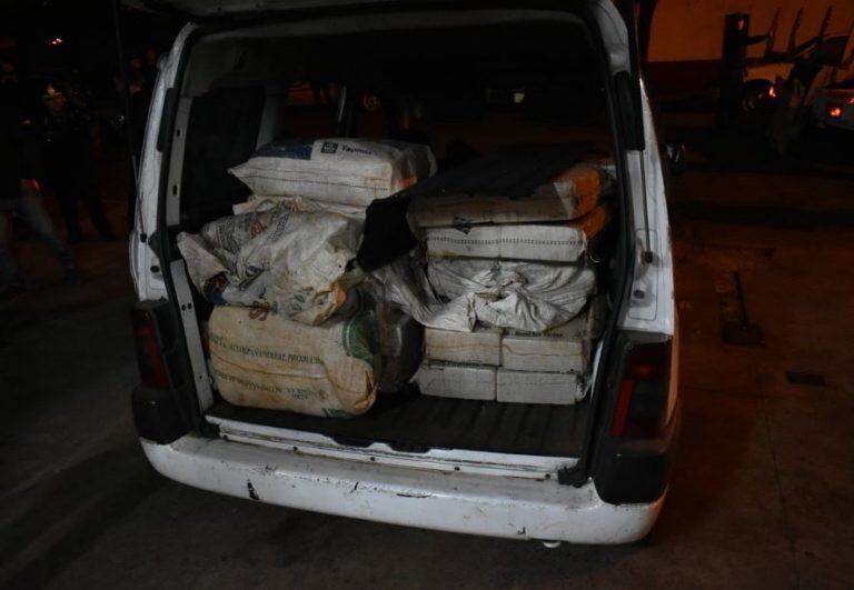 La Policía incautó casi media tonelada de marihuana en Posadas. (Foto: Policía de Misiones)