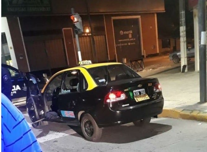 El aumento de la tarifa pasó para el lunes pero igual habrá taxis el fin de semana (@joseljuarezjose)