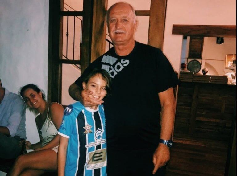 Luiz Felipe Scolari vio cómo juega Rafaela y la felicitó por su lectura del partido. (Facebook)