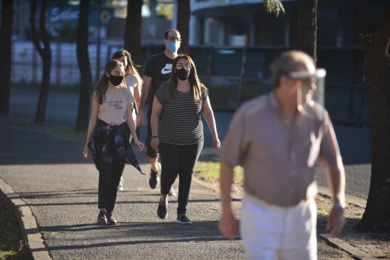 El distanciamiento social es otra de las medidas que no se cumplió debidamente.