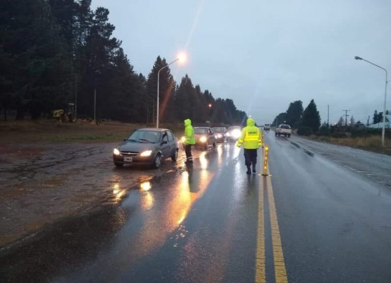 Los controles Viales siguen vigentes en los accesos de Esquel.