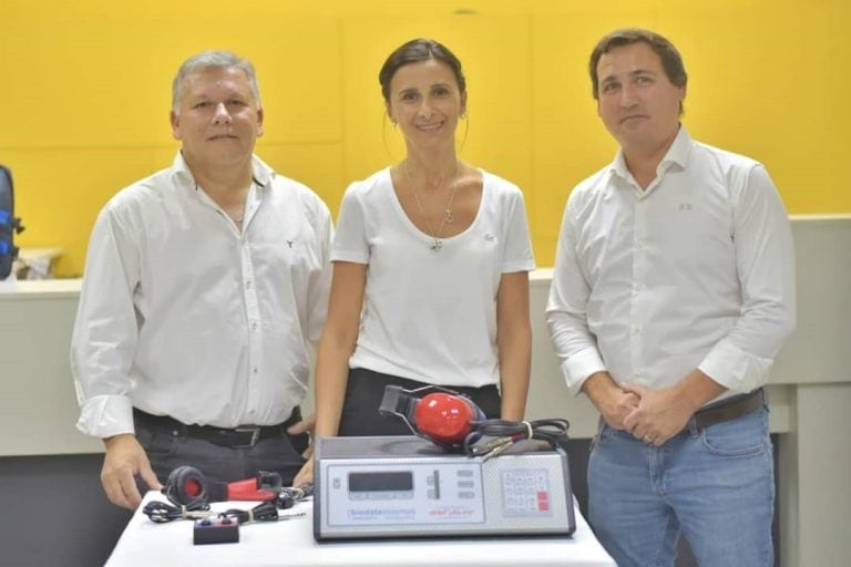 Entrega Audiometro al Hospital Carlos Rodriguez AMA Arroyito junto a la Municipalidad