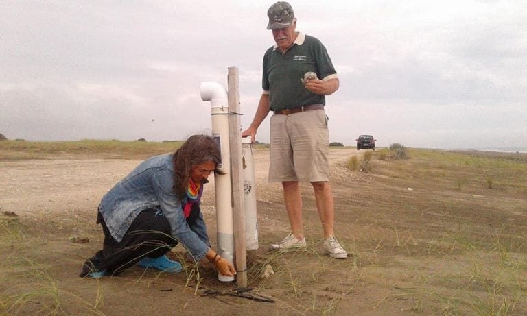 Se colocaron 10 nuevos contenedores de líneas de pesca en las playas de Tres Arroyos