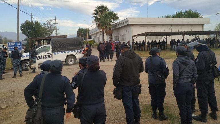 Decenas de efectivos fueron concentrados a la vera de la RN 66 esta mañana para retomar las tarea de rastrillaje.