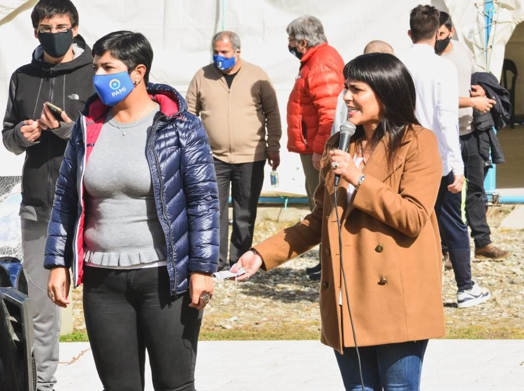 La Municipalidad de Ushuaia a través de la Secretaría de Políticas Sociales, (IMD) y el PAMI, iniciaron las jornadas recreativas para los adultos y adultas mayores.