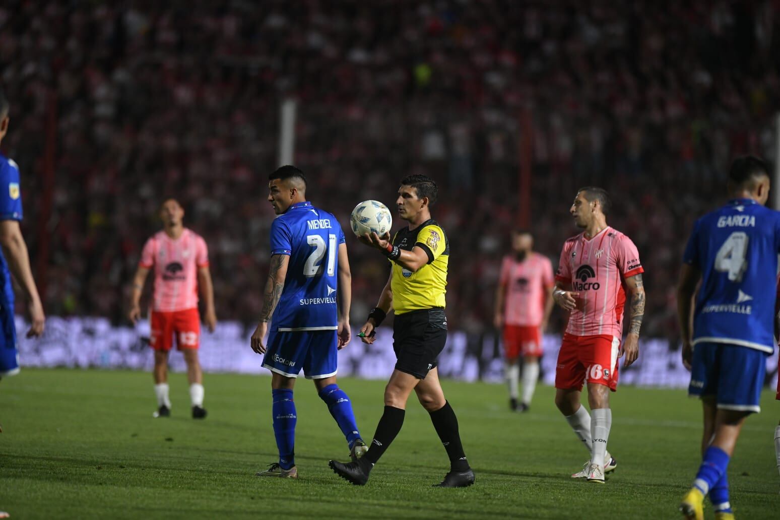 Instituto enfrentó a Vélez por la Copa de la Liga Profesional 2023. Fue en el estadio Monumental de Alta Córdoba. (Facundo Luque / La Voz)