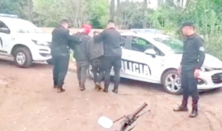 Oberá: se fugaron esposados y fueron detenidos tras pedir comida.