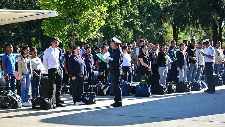 Los aspirantes arribaron a Puerto Belgrano en las primeras horas del lunes