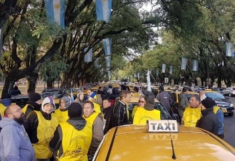 Taxistas se movilizan al Concejo. (Conclusión)