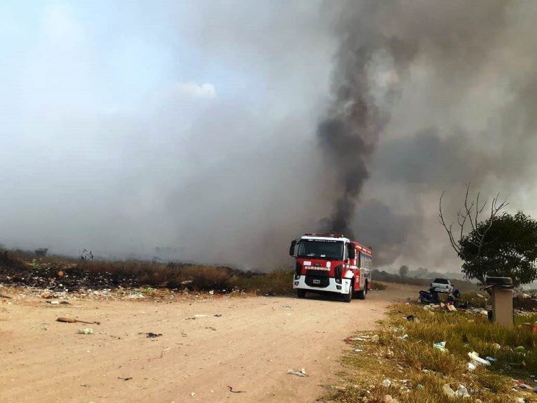 Las altas temperaturas, los vientos y los pastos secos son el escenario de incendios descontrolados