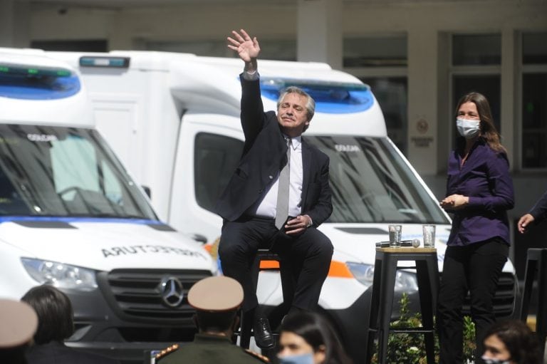 Alberto Fernández en el Churruca. (Foto: Clarín)