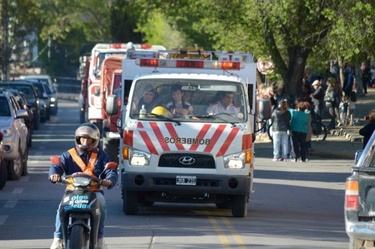 Homenaje a bomberos voluntarios en La Cumbre