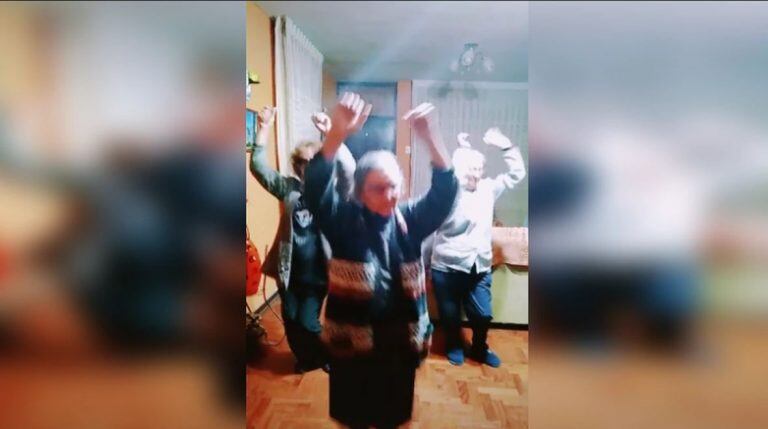 Abuelitas se vuelven famosas en TikTok